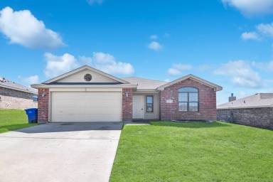 Main picture of 1311 Marlee Cir