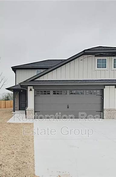 Main picture of 12000 Rush St