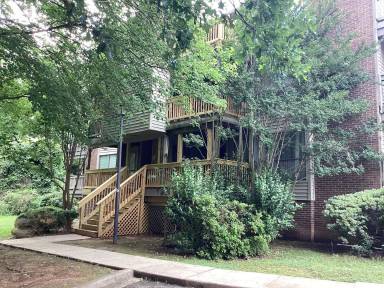 Main picture of Courtyard Condominiums