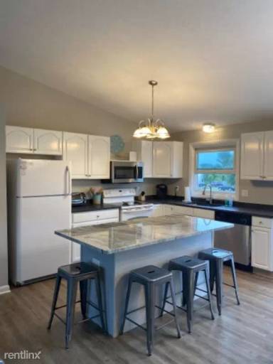 Main picture of 22 Kingston Ln