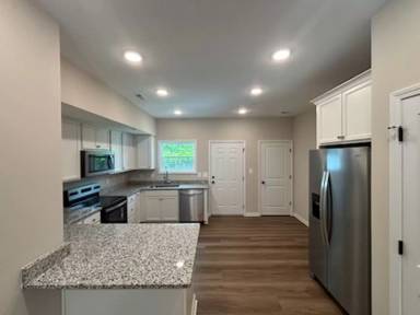Main picture of 1511 Fort Bragg Rd
