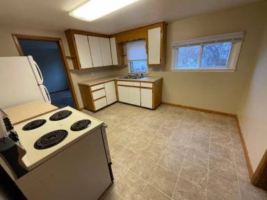 Main picture of 706 2nd Ave NW