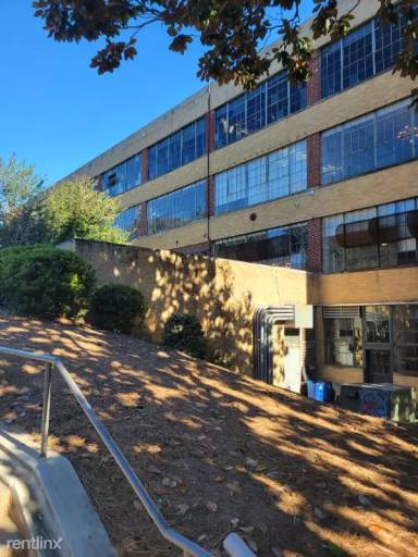 Main picture of 828 Ralph McGill Blvd NE