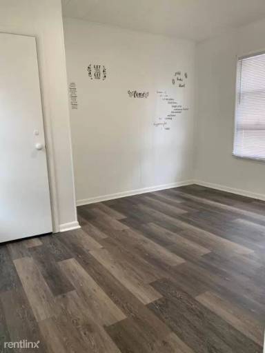 Main picture of 302 Vincennes Ave