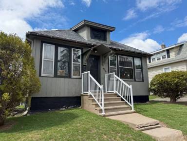 Main picture of 619 N 18th Ave E