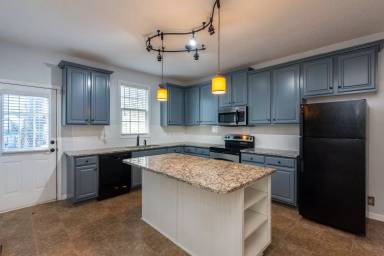 Main picture of 135 Sandwood Dr