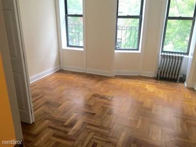 Main picture of 231 E 12th St