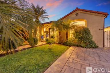 Main picture of 326 N Doheny Dr