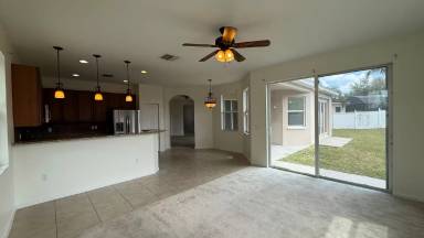 Main picture of 15812 Starlite St