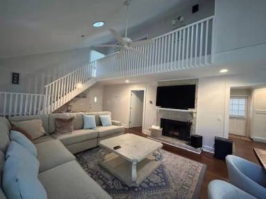 Main picture of 231 Menendez Ave