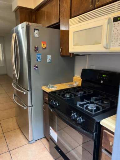 Main picture of 21219 Roscoe Blvd