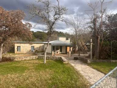 Main picture of 337 Red Bluff Rd
