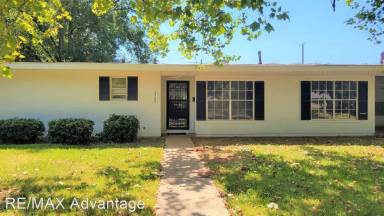 Main picture of 2500 Ashland Ave