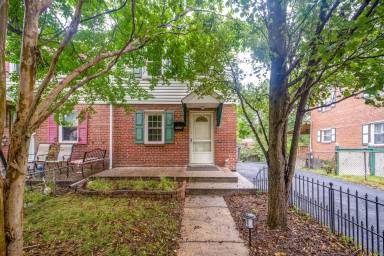 Main picture of 2230 Farrington Ave