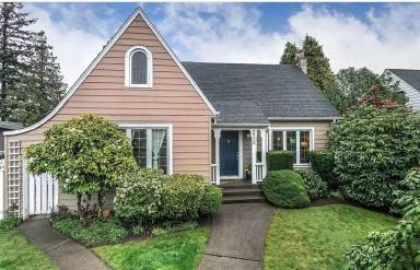 Main picture of 7926 Seward Park Ave S