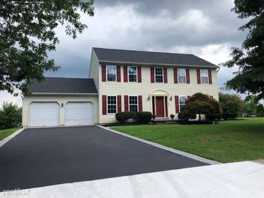 Main picture of 202 Berkshire Ln