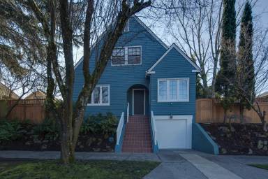 Main picture of 920 NE Siskiyou St