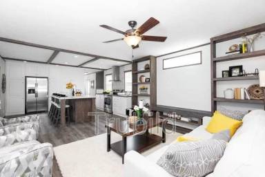 Main picture of 398 Bainbridge Ct