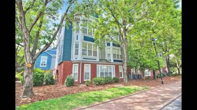 Main picture of 529 N Graham St