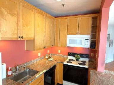 Main picture of 374 Chestnut Hill Ave