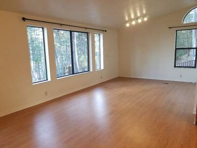 Main picture of 934 Lakeside Blvd