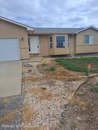 Main picture of 1015 W Broken Bow Dr