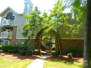 Main picture of 5003 Sharon Rd