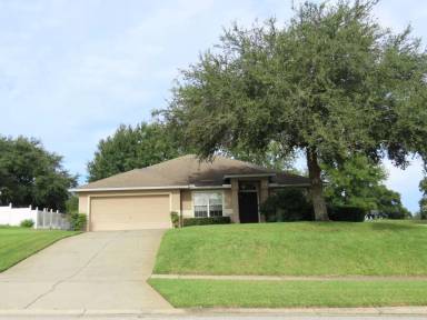 Main picture of 1136 Lakeview Oaks Dr