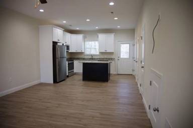 Main picture of 1445 Stuart Ave NW