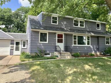 Main picture of 307 17th St NE