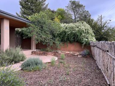 Main picture of 304 Lomita St