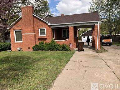 Main picture of 222 S Westlink St