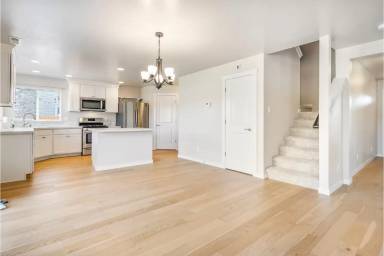 Main picture of 1600 Placerville St