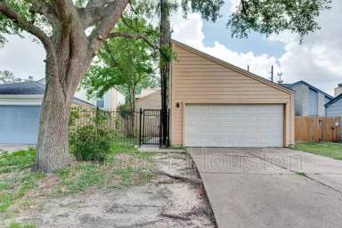 Main picture of 11922 Lakewood West Dr
