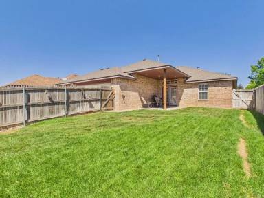 Main picture of 6502 Meister St