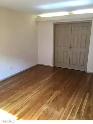 Main picture of 3516 Russell Blvd