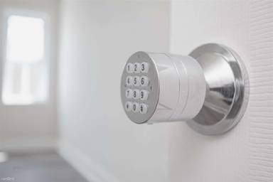 Main picture of 2208 W Oakdale St