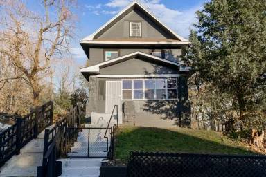 Main picture of 3743 Brooklyn Ave