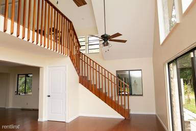 Main picture of 6616 Park Ln E