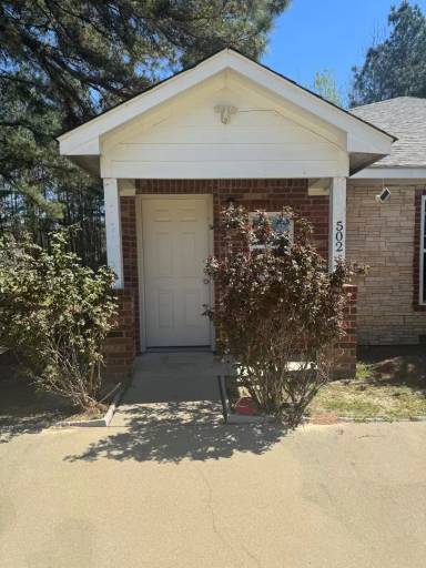 Main picture of 570 W Sterling Price St