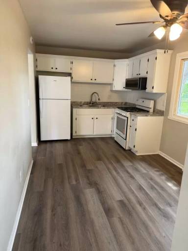 Main picture of 710 W 12th St