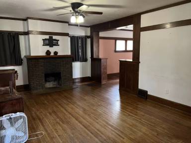 Main picture of 1609 Maple Dr NW