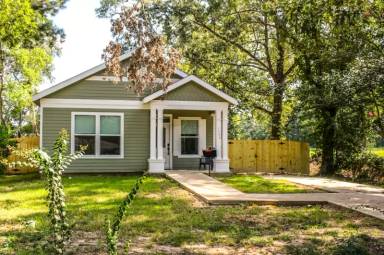 Main picture of 7395 Lewis Dr