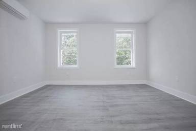 Main picture of 1741 W Ontario St