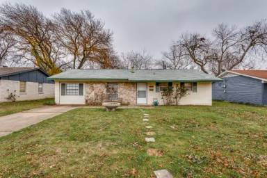 Main picture of 204 N Bowser Rd