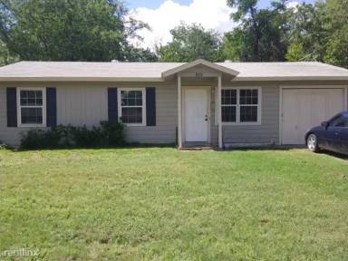 Main picture of 817 Collin Dr