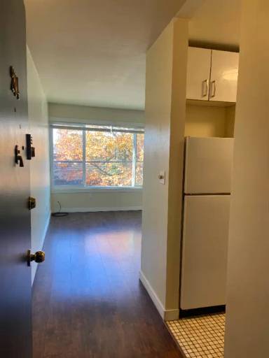 Main picture of 1401 E Harrison St