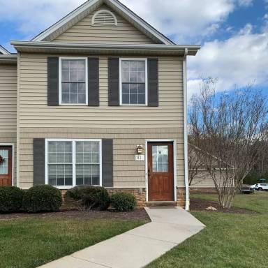 Main picture of 61 Old Tavern Cir