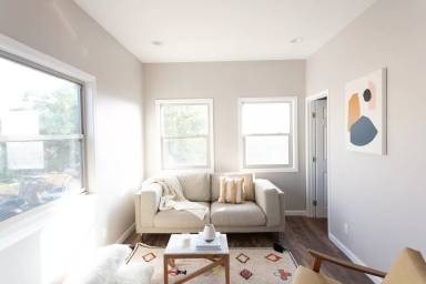 Main picture of 337 N Benton Way