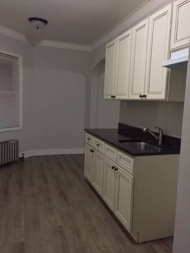 Main picture of 303 W Grand Ave